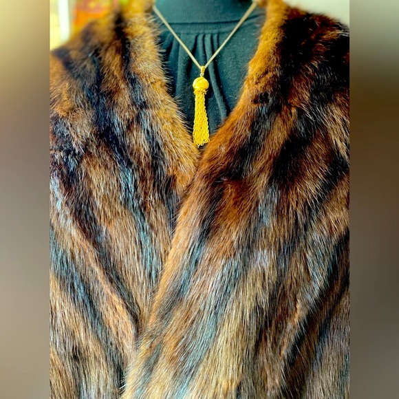 Kerry Brooke Mink Fur stole, shawl by Kerry Brooke Fashions. - Picture 15 of 17